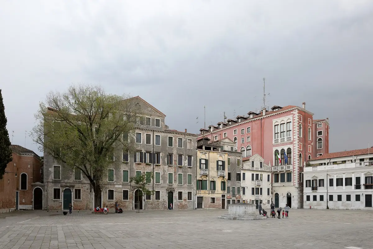 Der Campo San Polo am frühen Morgen