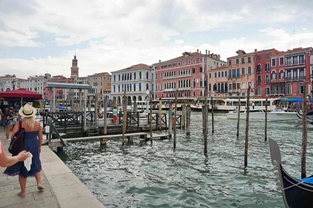 Blick von der Riva del Vin nach Osten über den Canal Grande